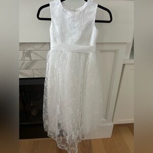 Girls white Communion/Confirmation dress. A-line, lace flower dress. Size 8